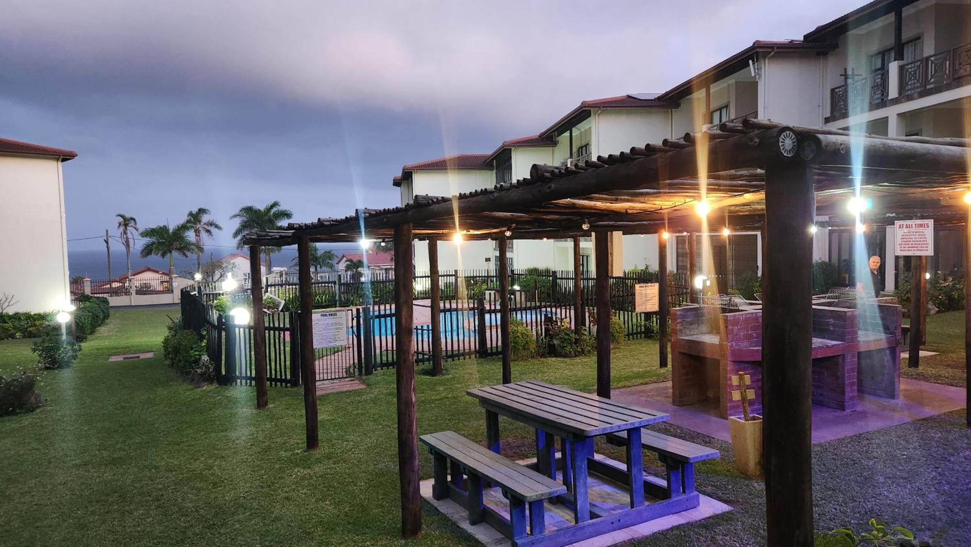 Topanga 17 Uvongo Beach Exterior photo